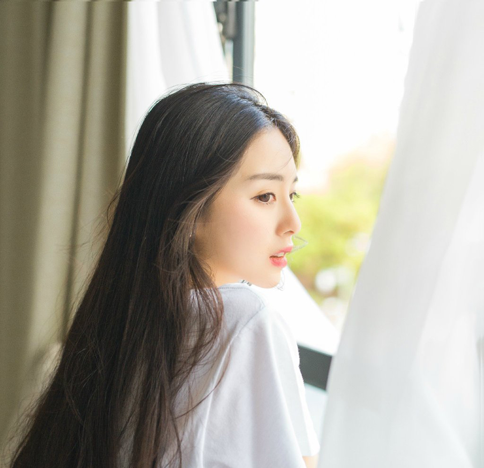 一个国家的民族性，初抵它的土地就可以马上区别出来。你有“眼睛”，再平凡的风景在心里一看，全都活了起来。人间到处有青山，何必可以去安排将来的旅程呢?